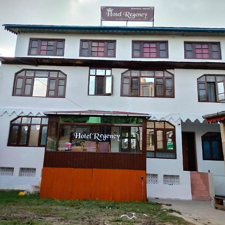 Hotel Regency Srīnagar Екстериор снимка